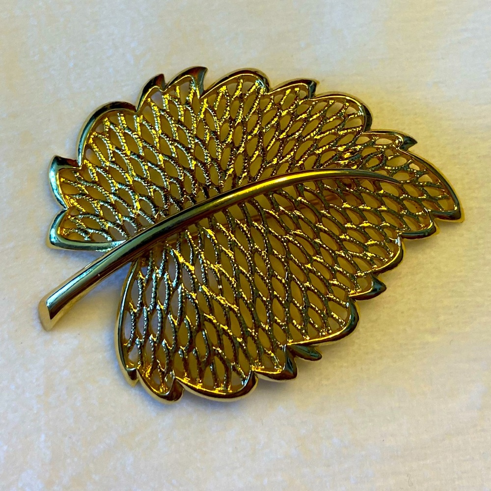 Leaf Pin